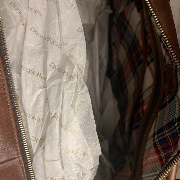 Dooney & Bourke Florentine Medium Duffle Bag- Perfect Gift for the Traveler! - Picture 5 of 11